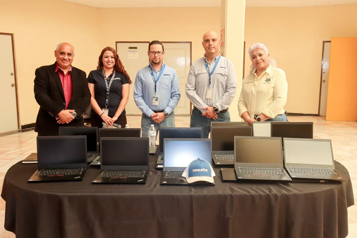 Donan a estudiantes de la Narro tecnología para sus proyectos en Saltillo, Coahuila