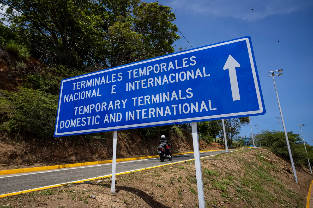 El principal aeropuerto de Venezuela reabrirá el 1 de septiembre tras los daños por los terremotos