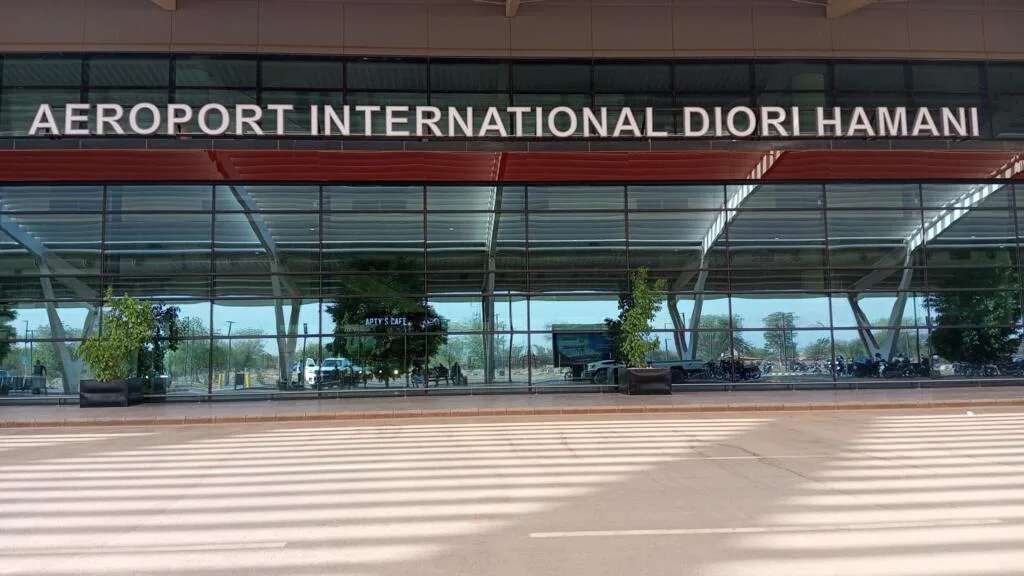Niger: des explosions et des tirs entendus à Niamey, la junte annonce «reprendre le contrôle» de la situation