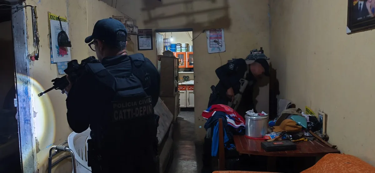 Operação mira grupo suspeito de tráfico de drogas, homicídios e roubos no sul da Bahia