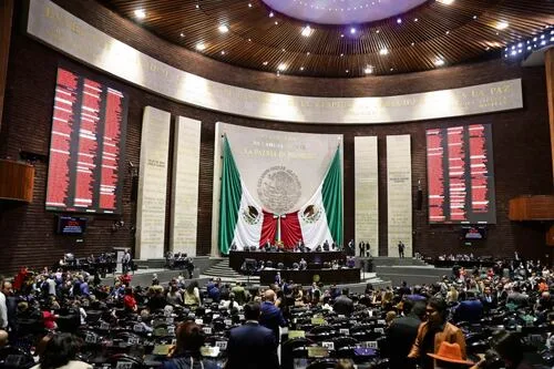 Por gasto desmedido en San Lázaro, aplican reestructura