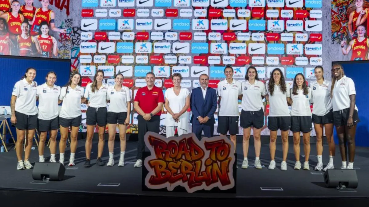 La selección femenina sueña antes de poner rumbo al Mundial: "¿Por qué no el oro?"