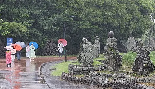 제주, 흐리고 10∼60㎜ 비…서귀포에 기습 호우