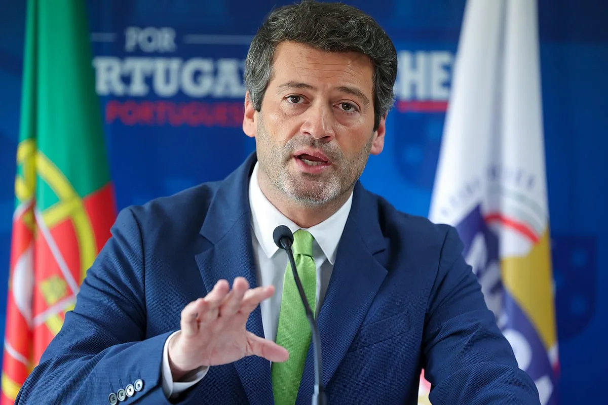 Ventura propõe pacote legislativo de emergência para enfrentar a crise na habitação