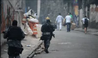 Mendonça segue Plenário e proíbe vídeo de Lula que liga Flávio a milícias