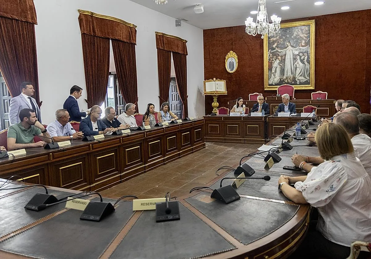 La Diputación de Córdoba recibe suelo de nueve ayuntamientos para construir 35 VPO en alquiler