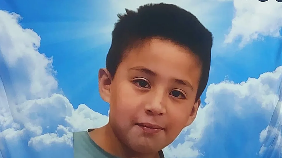 Detuvieron al acusado por el crimen del chico de 13 años que fue apuñalado mientras jugaba a las escondidas