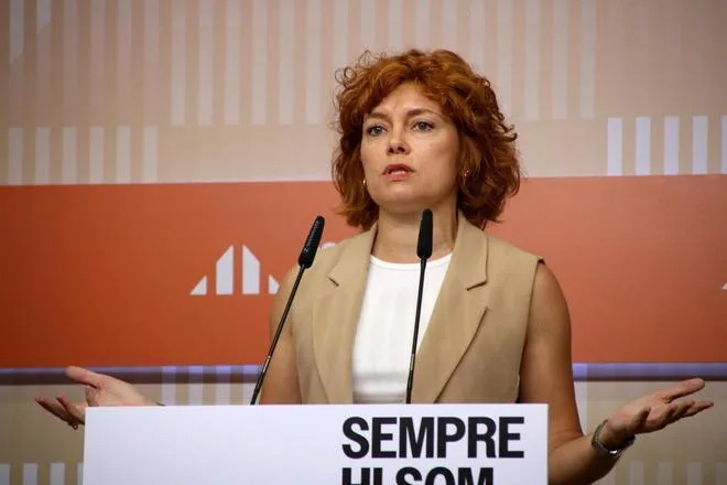 ERC y Comuns critican que Illa no haya resuelto durante el verano la crisis educativa para evitar la huelga de inicio de curso