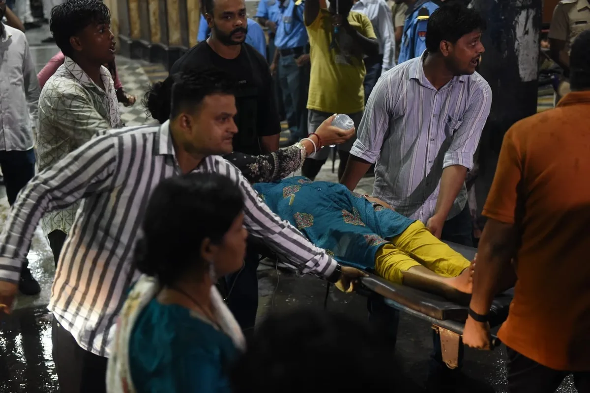 Multitudinaria convocatoria: al menos 17 personas murieron en una estampida durante una celebración religiosa en India