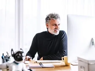 Les entreprises qui veulent revenir sur le télétravail jouent‑elles contre leur camp ?