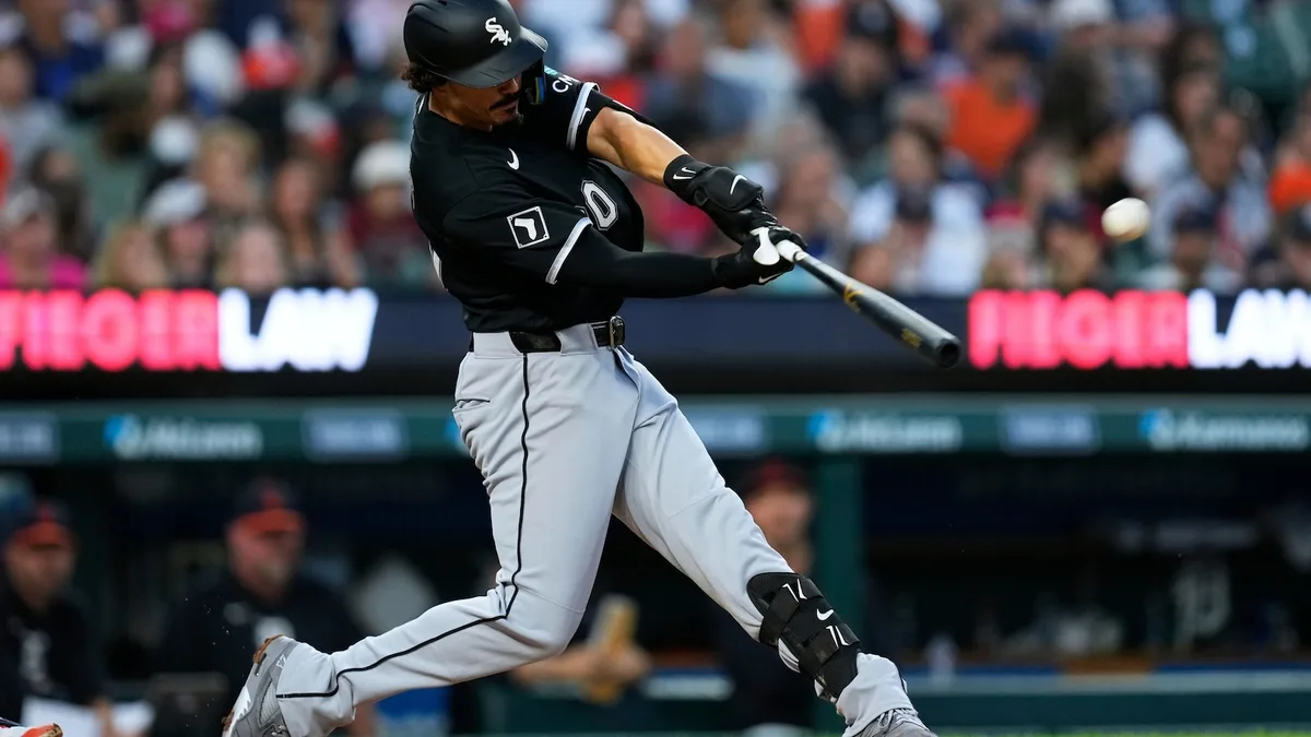 Vargas hits 2 HRs, Peters and Murakami power five-run inning to lift White Sox over Tigers 9-5