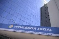 Ouro cai pela 3ª vez seguida com alta do petróleo e Fed mais rígido