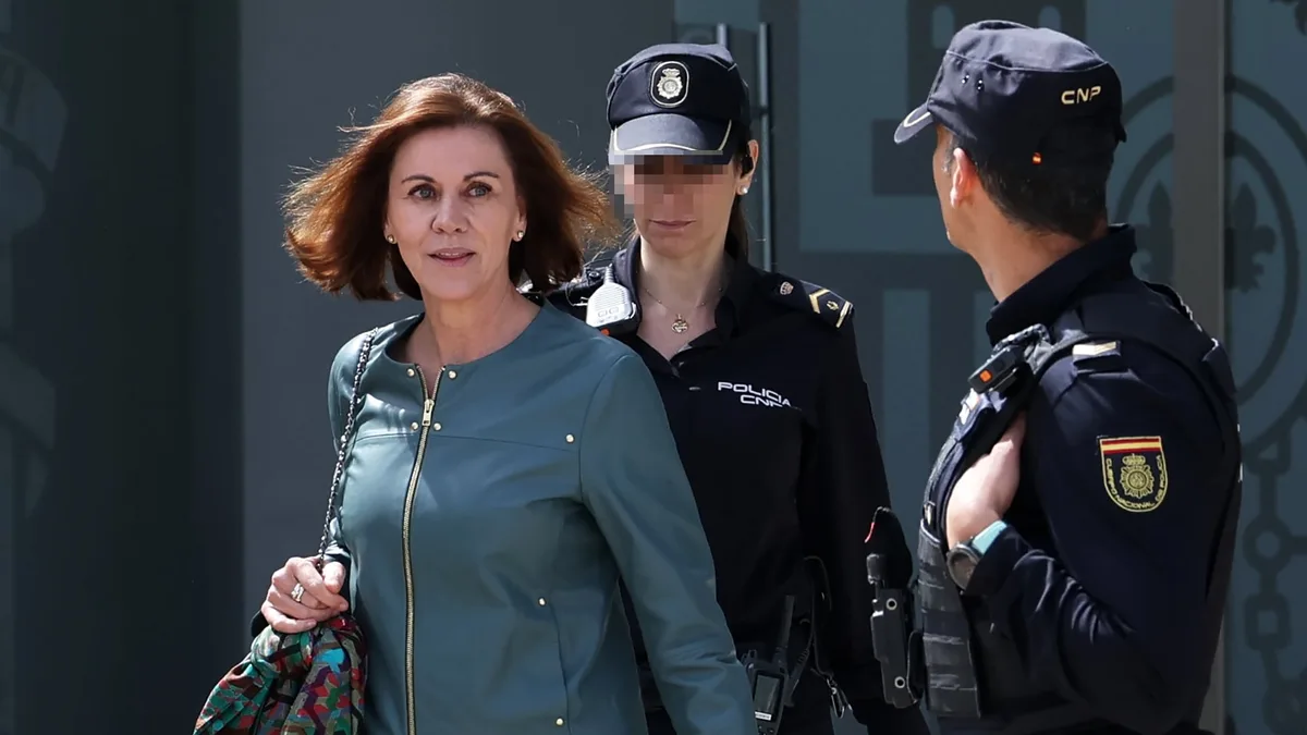 Un nuevo informe de la Policía conecta los audios de Cospedal con los diarios de Villarejo