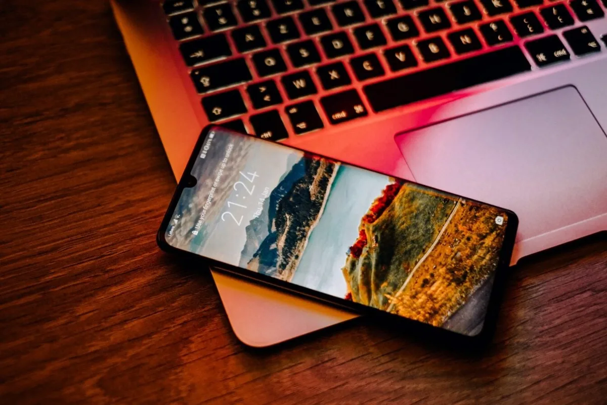 Smartphone « écologique » : l’Europe veut mettre un terme au « greenwashing » des entreprises tech