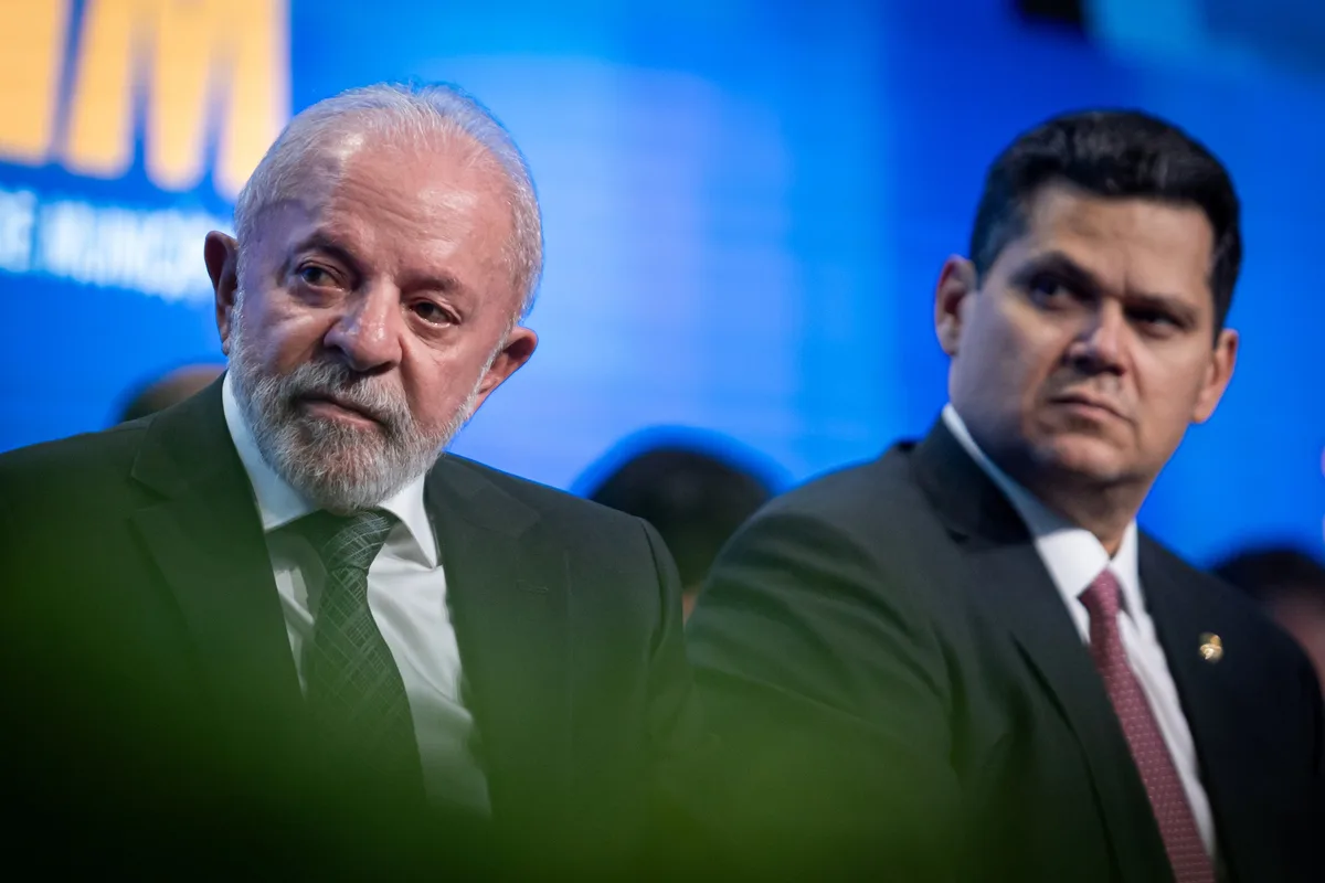 Alcolumbre elogia reunião com Lula: "Importante para a democracia"