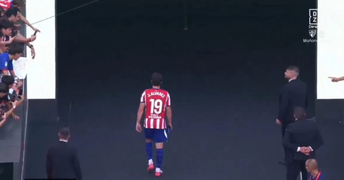 El Cholo Simeone reveló por qué Julián Álvarez no saludó tras el empate del Atlético de Madrid: «Fue una decisión del club»