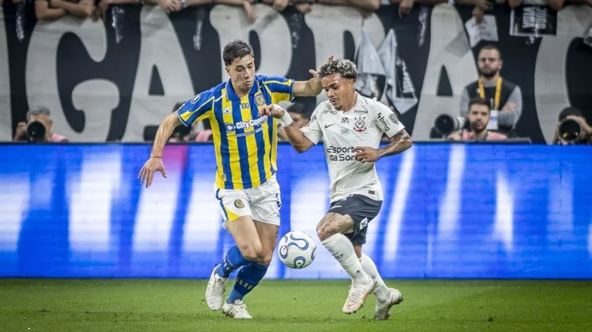 Corinthians supera expulsão, bate Rosario e vai às quartas da Libertadores