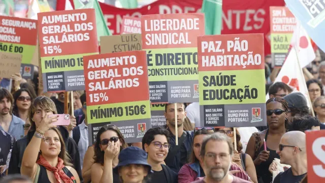 Desfile da CGTP em Lisboa com reivindicações pela habitação e salários