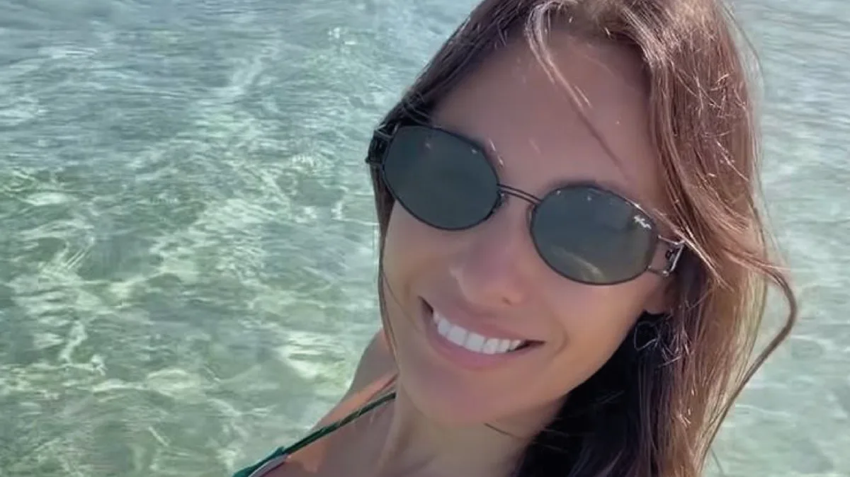 Pampita se filmó en Ibiza con las microbikinis triángulo que serán furor este verano 2027