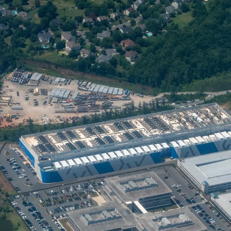 Actualité : 143 propriétaires veulent vendre tout leur quartier à un centre de données pour plus de 450 millions de d'euros