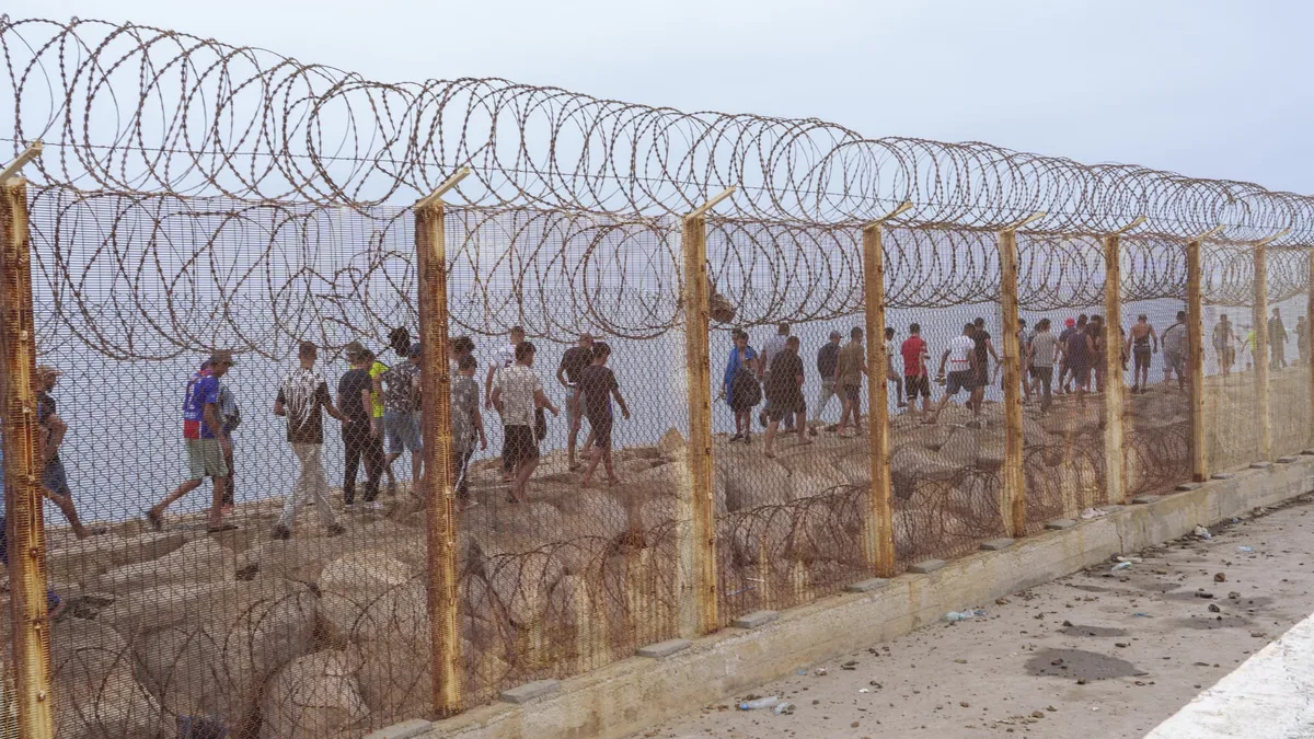 Ceuta: des appels sur les réseaux sociaux affirment que la frontière entre le Maroc et l’Espagne sera ouverte ce samedi, les autorités démentent