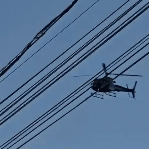Helicóptero sobrevoa Paranaíba durante operação contra o Comando Vermelho