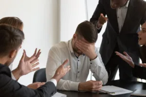 Omissão de assédio eleitoral pode gerar responsabilização da empresa