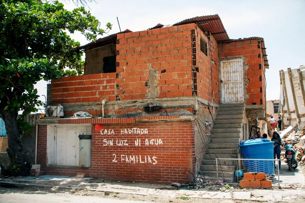 Trabajadores independientes afectados por los sismos reclaman auxilio financiero sin sesgo político