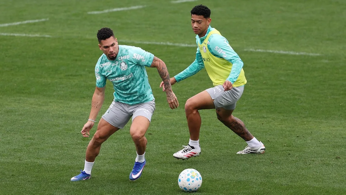 Paulinho e Piquerez treinam com o grupo e podem reforçar o Palmeiras na Copa do Brasil