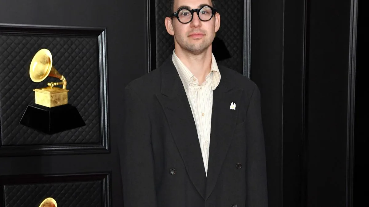 Jack Antonoff jokes about Margaret Qualley split