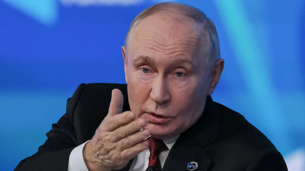Putin Derails Press Conference With Bizarre Anecdote