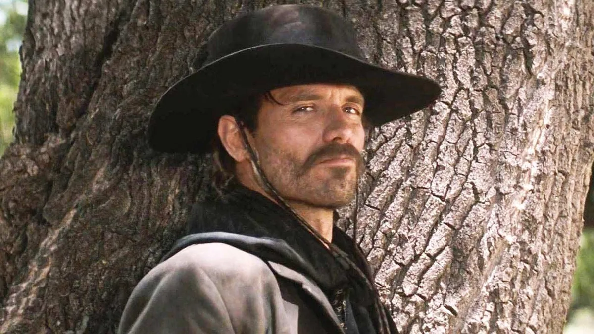 C'est l'un des meilleurs westerns des années 90 : 32 ans après, la paternité de Tombstone enfin révélée ? Un acteur du film parle