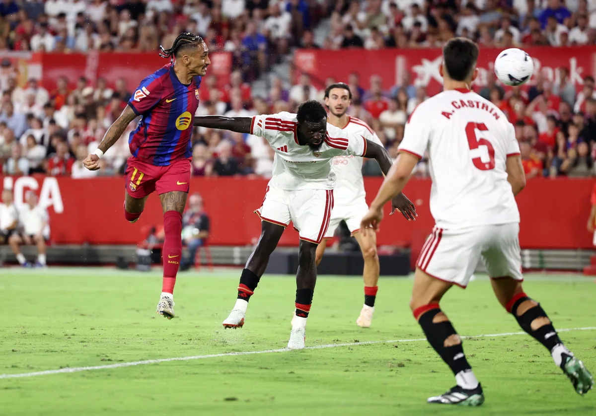 El Barça de Raphinha revienta a un enérgico Sevilla