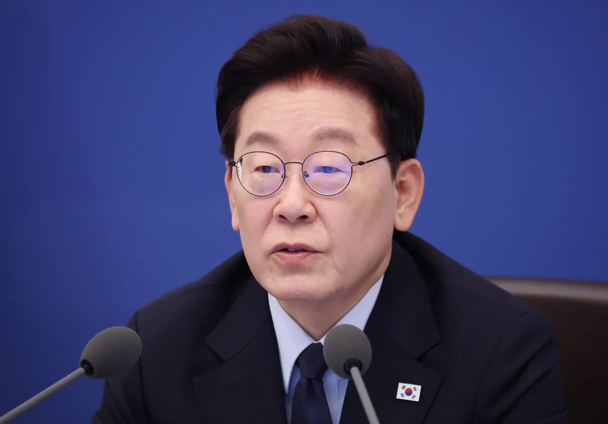 李 대통령 “일부 개헌 음모론에서 벗어나도 된다”