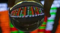 Dólar ronda estabilidade na abertura com guerra no Oriente Médio no radar