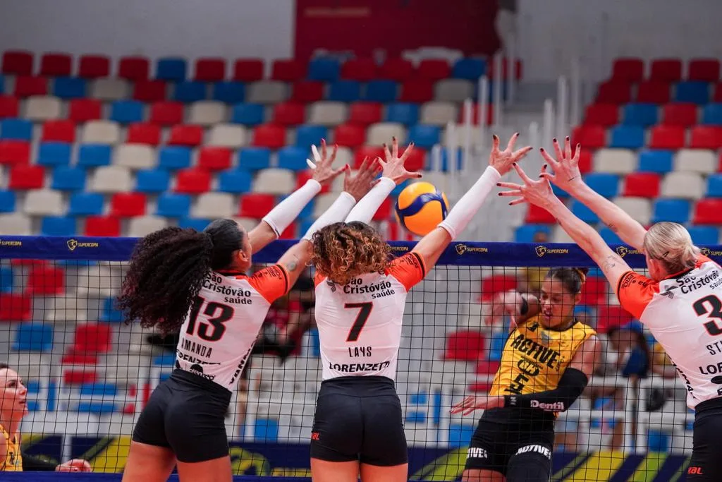 Osasco vence Praia Clube e conquista segundo título em três dias