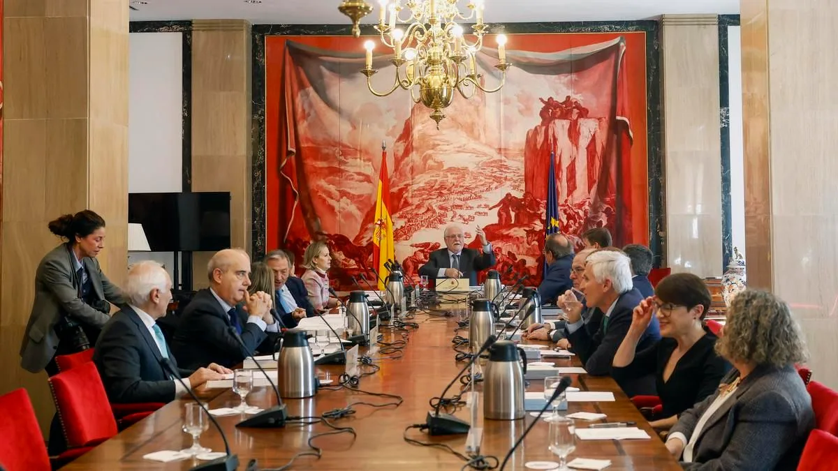 Fractura en la Junta Electoral: del "despropósito" de la sentencia de la ley de nietos a evitar el pulso con el Supremo