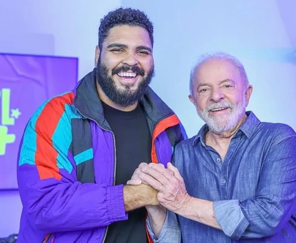 Paulo Vieira pode ser demitido da Globo por criticar almoço de Flávio Bolsonaro com Marinho, diz jornalista