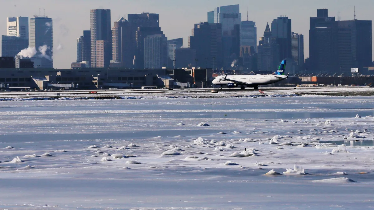 La tormenta invernal podría interrumpir los vuelos en el aeropuerto Logan este fin de semana