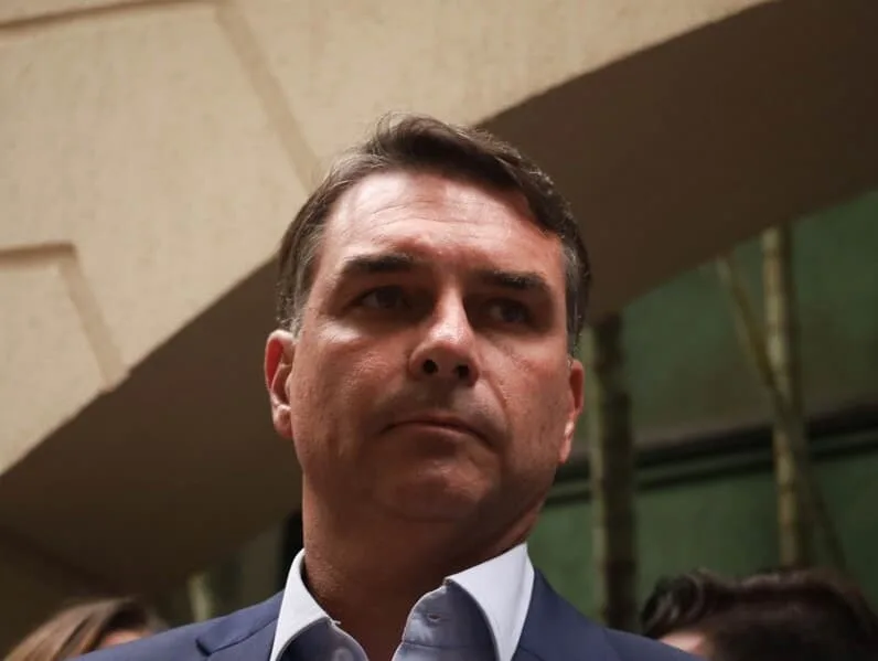 PT aciona Conselho de Ética contra Flávio por caso Dark Horse