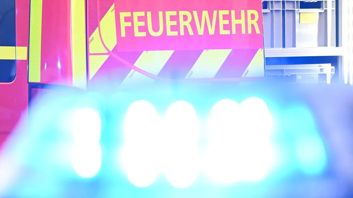 Brände: Mehrfamilienhaus nach Brand unbewohnbar