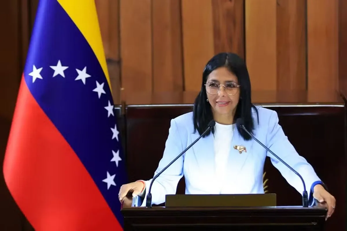Presidente da Venezuela diz que país manterá controle de seu petróleo