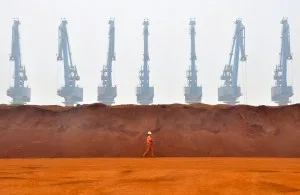 Minério de ferro fica estável enquanto traders avaliam embarques e PMI da China