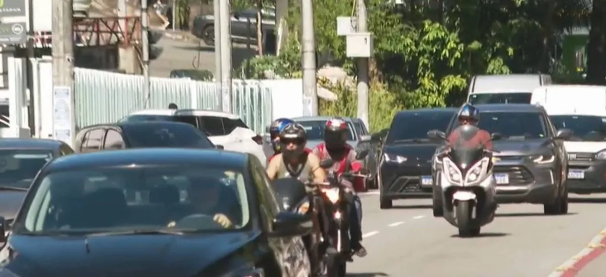Quinze anos após ter carro roubado, aposentada recebe multas na BA por infrações em Santa Catarina; veja como contestar