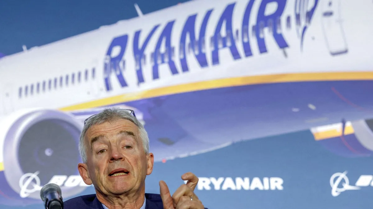 Guerra abierta entre O'Leary y Puente: Ryanair exige una rebaja de tasas para crecer en España