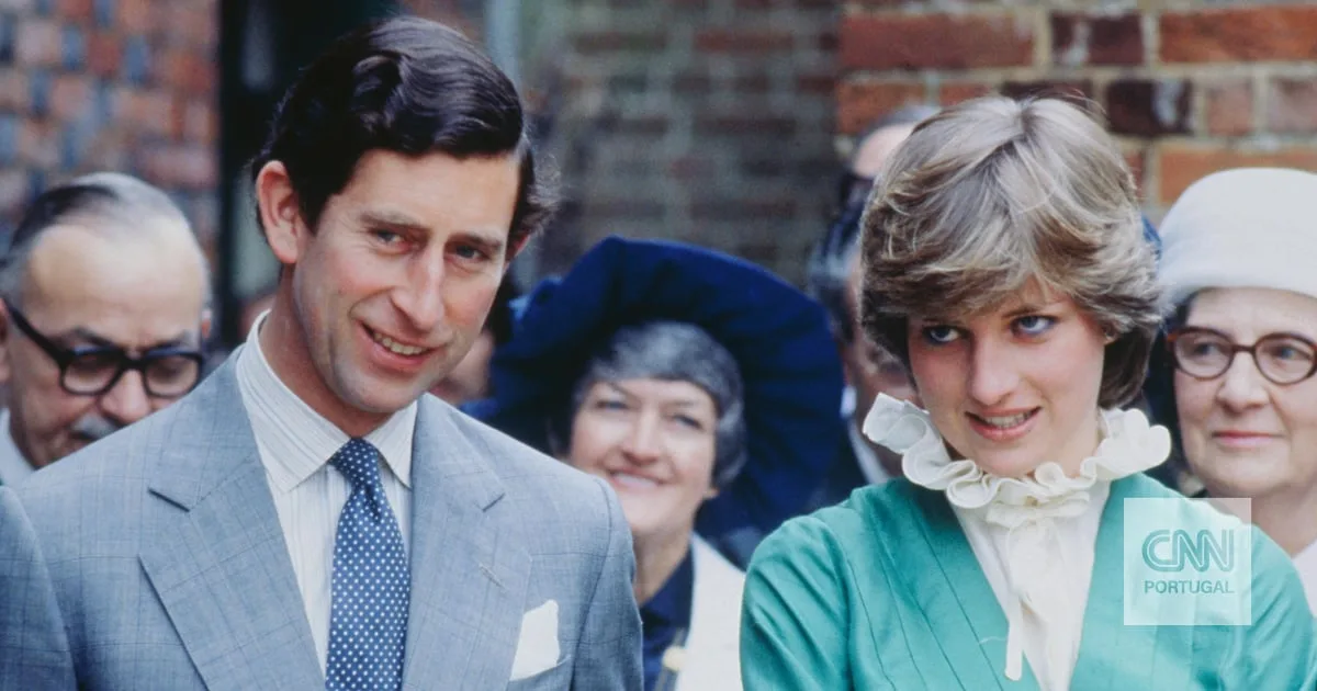 Irmão de Diana acusa Carlos III de ter dito "vamos esquecê-la em breve" após morte da princesa. Buckingham diz que o luto "pode afetar a memória"