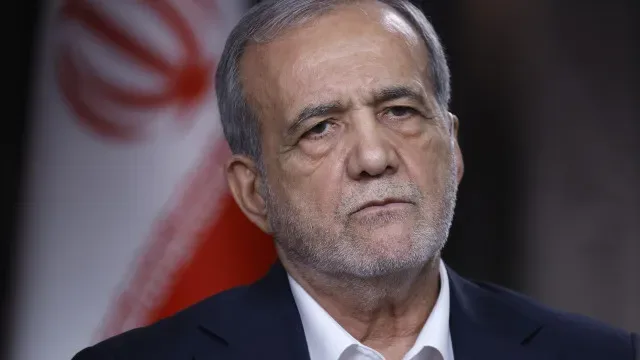 Irão: Pezeshkian reconhece pressão histórica devido à guerra com os EUA