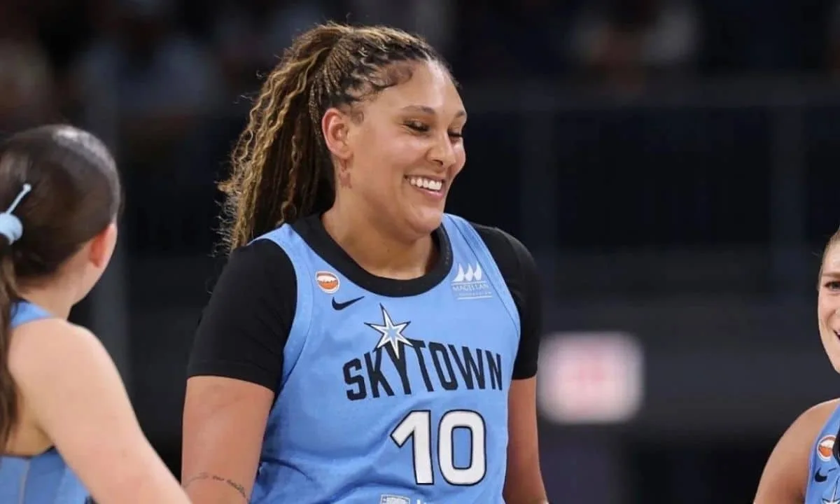Kamilla Cardoso anota duplo-duplo em revés do Sky contra o Sun