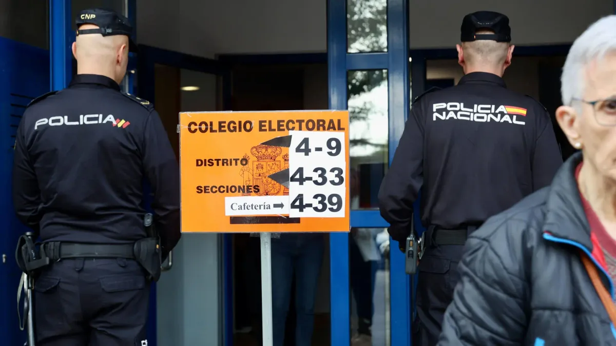 ¿Qué pasa si vas el primero a votar y no hay nadie de la mesa electoral en tu colegio?
