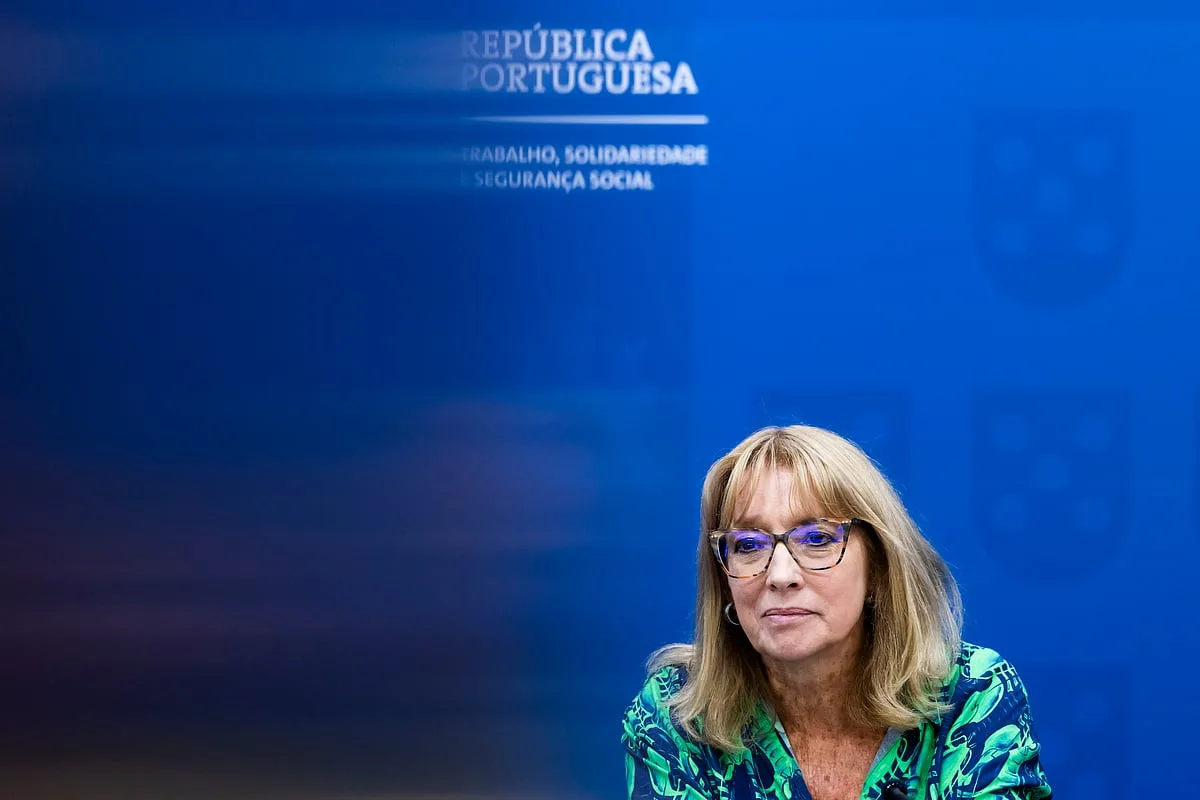 PSU. Governo cria "senha de participação" atribuída por cada 20 horas semanais de solidariedade social